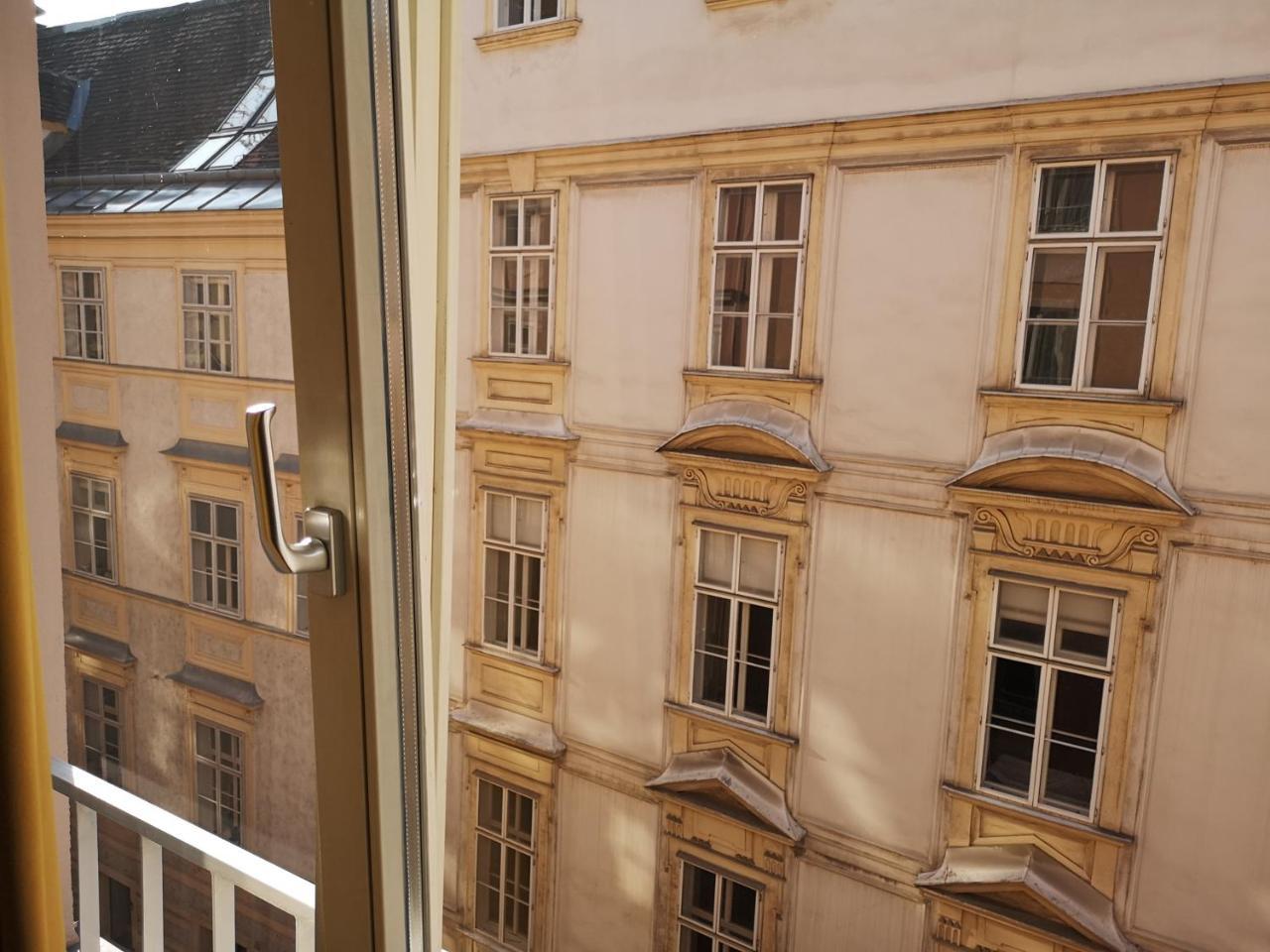 Vienna Studios * Wien